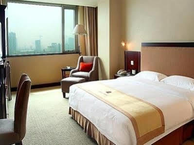 Long Cheng International Hotel Plaza View Taiyuan  Exterior photo